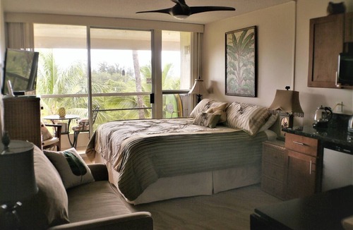 Kihei Apartment | Lovely Appointed Studio With Ocean & Mountain Views. LAST MINUTE 15% DISCOUNT.