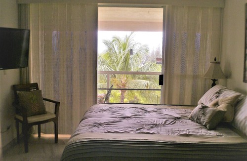 Kihei Apartment | Lovely Appointed Studio With Ocean & Mountain Views. LAST MINUTE 15% DISCOUNT.