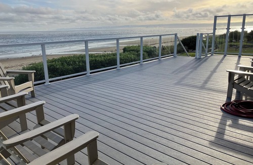Happy Camp Hideaway House | Lovely Beachfront Home with Amazing Views!