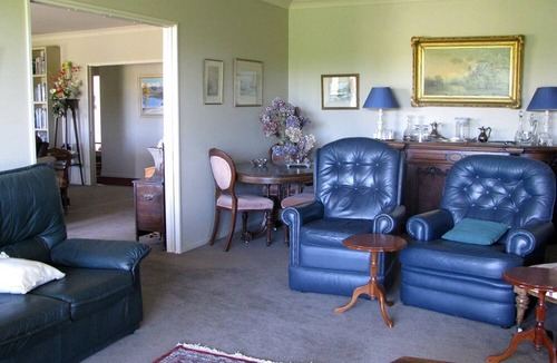 Tinwald Cabin | Lovely Bed and Breakfast Getaway for Two Guests in Ashburton, New Zealand