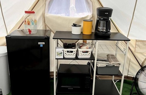 Gans RV Rental | Lovely Bell Tent with Spacious Interior Great for Small Groups in Pennsylvania