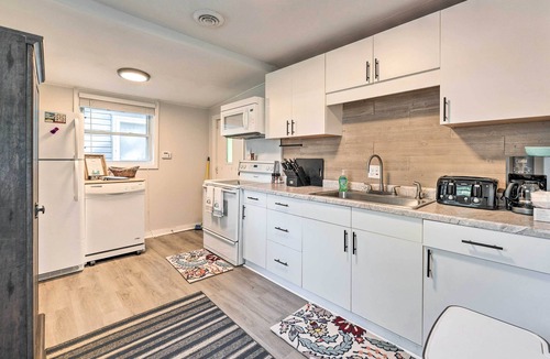 Saint Johns Cottage | Lovely Belle Center Cottage on Indian Lake!