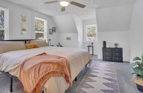 Waverly House | Lovely Bright Lansing Home 3BR/2BA