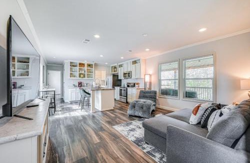 Broken Bow House | Lovely Broken Bow Cottage w/Hot Tub & Fire Pit!