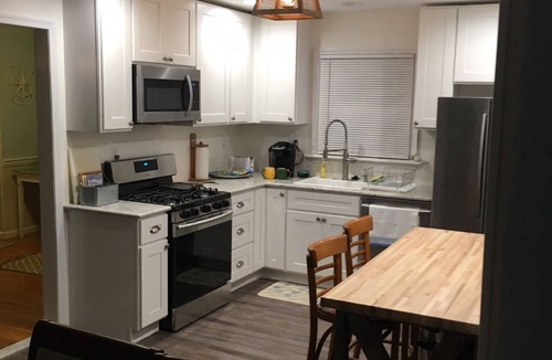 Somers Point House | Lovely Cape Cod Furnished in Coastal Country Theme. Close to Everything!