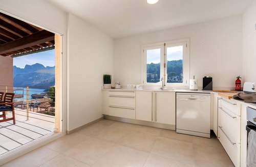 Cala San Vicente Villa | Lovely Central Apartment | Guillem | 3 Bedrooms | Close to The Beach