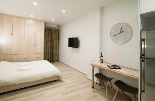 Ilisia Apartment | Lovely central studio!