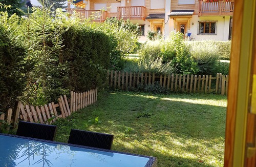Lens Ski Chalet | Lovely chalet in winter and summer paradise. Sleeps 10 5 bedrooms 3 bathrooms