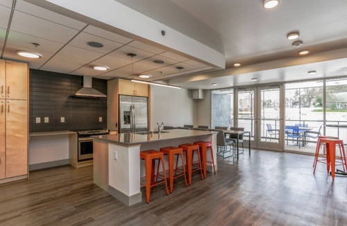 Columbia City Apartment | Lovely Columbia City Studio w/W/D & Gym, near Light Rail, by Blueground