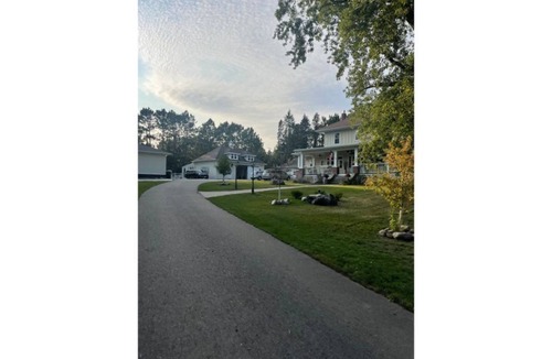 Cloquet Apartment | Lovely, country “in the heart of the city” suite 1