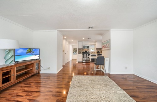 Delray Beach House | Lovely Duplex Home, walk to Atlantic Ave & Beach + Golf Cart!