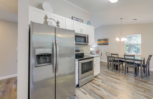Emerald Isle House | Lovely Emerald Isle Home, Walk to Beach!