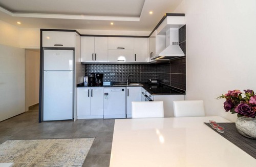 Kargicak Apartment | Lovely Flat with Shared Pool and Balcony in Alanya
