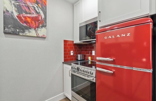 Durango Condo | Lovely, fully remodeled getaway near Purgatory with fireplace, balcony, & patio