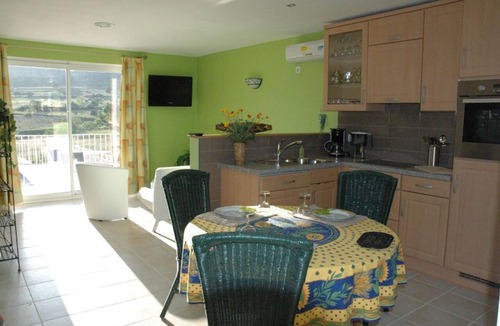 Lagorce Apartment | Lovely gîte in the south of the ardeche with large picnic area, bbq.