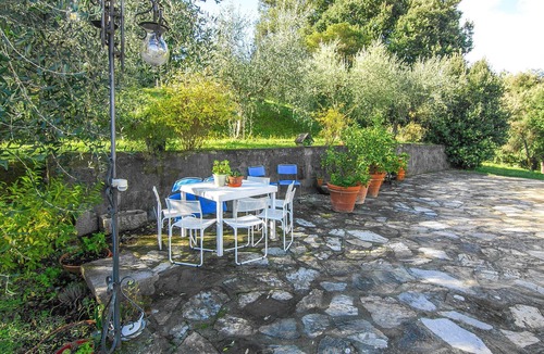 Cascine-La Croce House | Lovely home in Castelvecchio di Comp. with WiFi