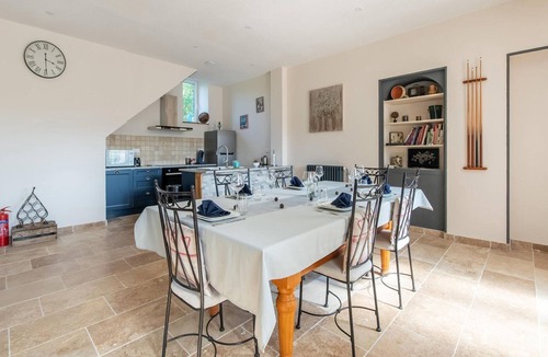 Dompierre-les-Ormes House | Lovely holiday home in Dompierre Les Ormes with bubble bath