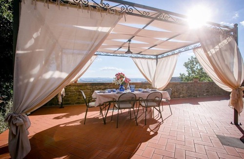 San Pietro a Cegliolo Apartment | Lovely Holiday Apartment in Cortona with Private Parking