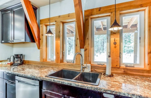 River Forest Acres House | Lovely home by waterfalls with firepit, hot tub & washer&dryer - dog-friendly