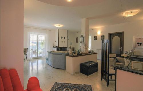 Carrara House | Lovely Home In Codena