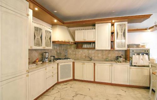 Carrara House | Lovely Home In Codena