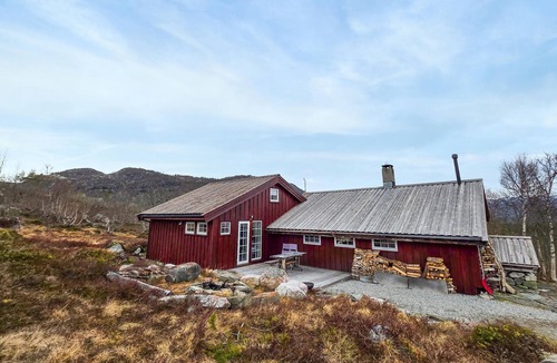 Vinje House | Lovely home in Edland with sauna