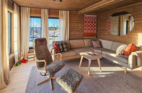 Kroderen House | Lovely home in Eggedal with WiFi