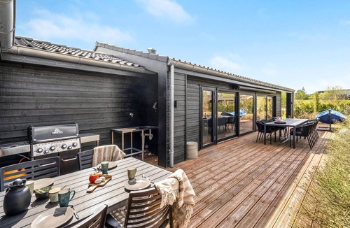 Krejbjerg House | Lovely home in Ejstrupholm with WiFi