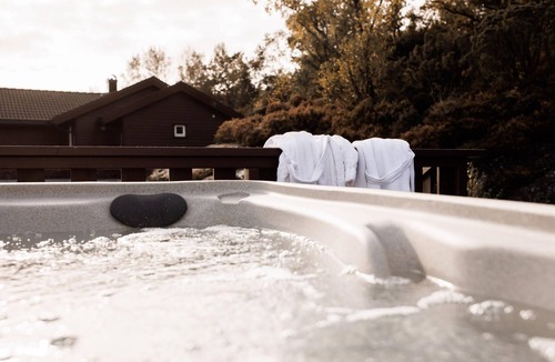 Hervik House | Lovely home in Nedstrand with sauna