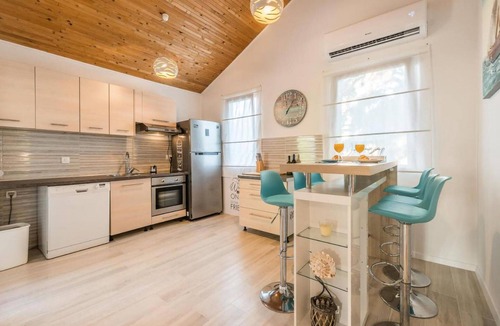 Potocnica House | Lovely home in Potocnica with house sea view