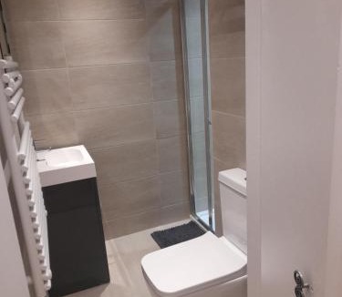 Earley House | Lovely Home with full en-suite double bed rooms