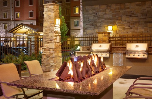 Midvale Condo | Lovely King Suite | Access to a Heated Pool & Hot Tub. Free Breakfast Buffet. Near Jordan Landing!
