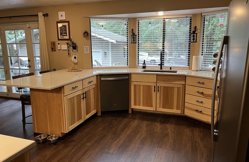 Hoodsport House | Lovely Lake Cushman, Dog Friendly Home One Minute from the Lake!