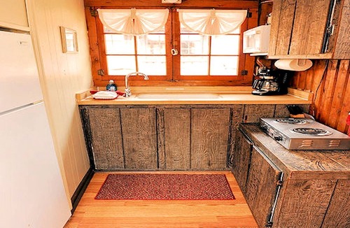 West Branch Cabin | Lovely Lakefront Cabin Rental for Five Guests in West Branch, Michigan