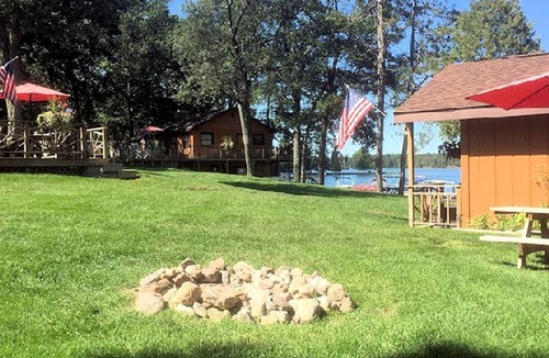 West Branch Cabin | Lovely Lakefront Cabin Rental for Five Guests in West Branch, Michigan