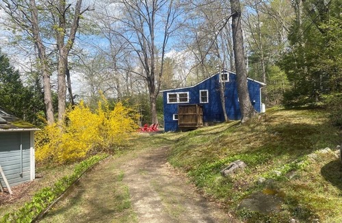 Westhampton Cottage | Lovely lakefront cottage, filled with light