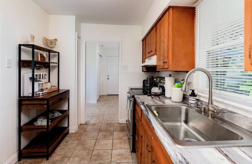Airport Township House | Lovely Landing Pad near Lambert Airport 3 bed 1.5 bath