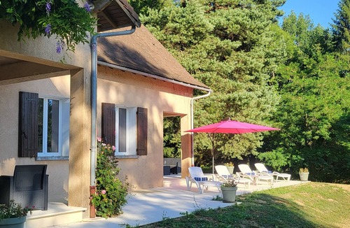 Saint-Mathieu House | Lovely Modern 6-Bed Retreat Near 3 Swimming Lakes, Perfect for Families