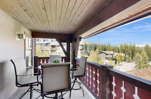 Salt Lake Mountain Resorts House | Lovely mountain-view condo with shared hot tub pool & more - walk to lifts