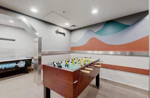 Salt Lake Mountain Resorts House | Lovely mountain-view condo with shared hot tub pool & more - walk to lifts
