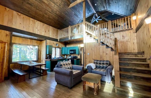 Speculator Cabin | Lovely Newly built 2-bedroom cabin with WiFi in Speculator. Close to the town.