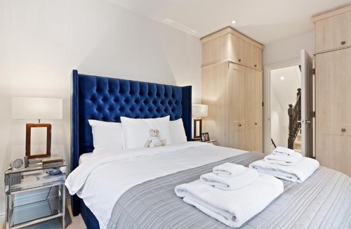 Fulham Broadway Apartment | Lovely Newly-Renovated 3 Bedroom Apartment in Fulham