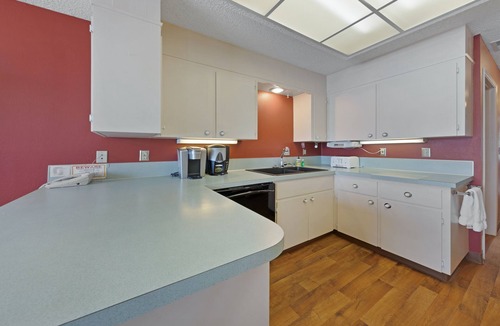Gleneden Beach Condo | Lovely oceanfront condo with sweeping water views, & balcony