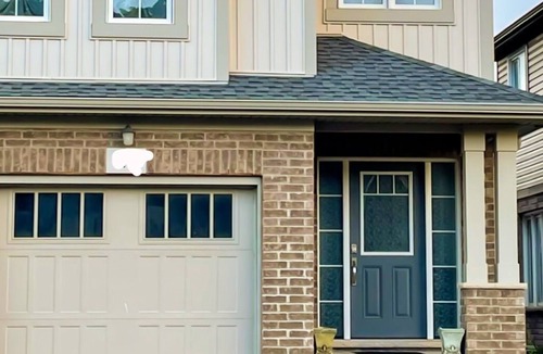 Thorold House | Lovely Private 4 Bed home close to Niagara Falls, NOTL & Brock U