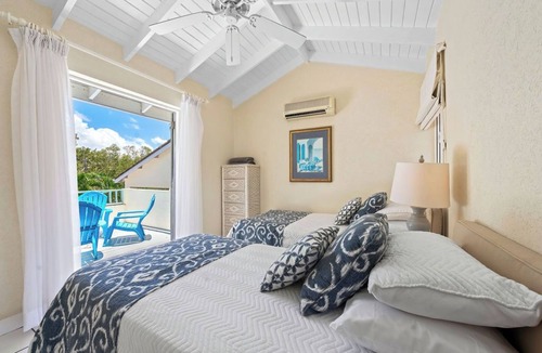 Mount Standfast House | Lovely private townhome with pool in Mount Standfast
