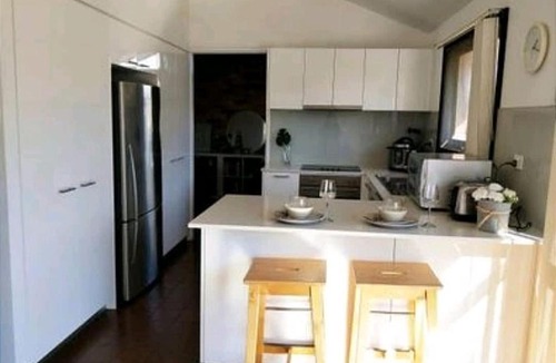 Glenfield House | Lovely Queen Room + TV +Wifi FREE Parking Pet Friendly