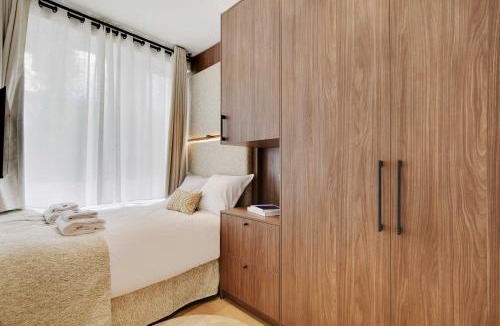 Quartier de la Chapelle Apartment | Lovely Refurbished Home in Vibrant 18th District