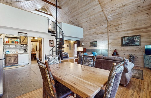 Blue Ridge Cabin | Lovely riverfront cabin in secluded setting w/private hot tub, deck, & firepit