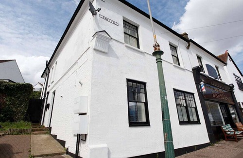 Leigh-on-Sea Cottage | Lovely Seaside Ground Floor Cottage in Old Leigh