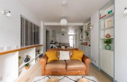 Telegraph Hill Apartment | Lovely self-contained basement studio with kitchen